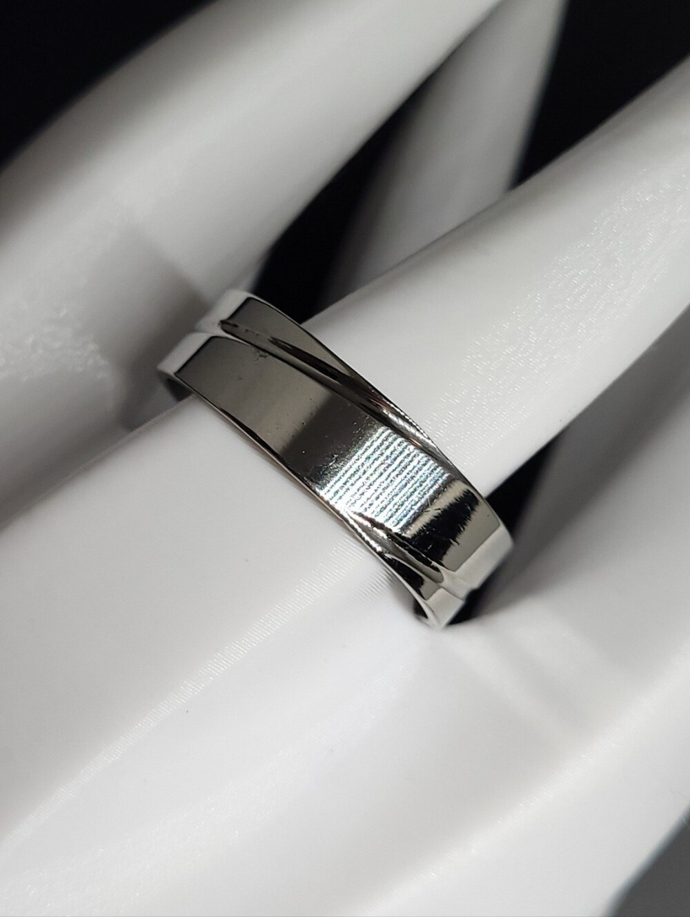 $1 | 12.5 | Diagonal Groove Wide Band Ring